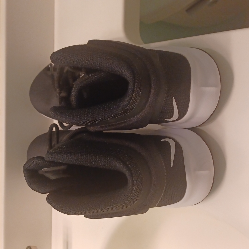 Nike Shoes - Picture 3 of 3